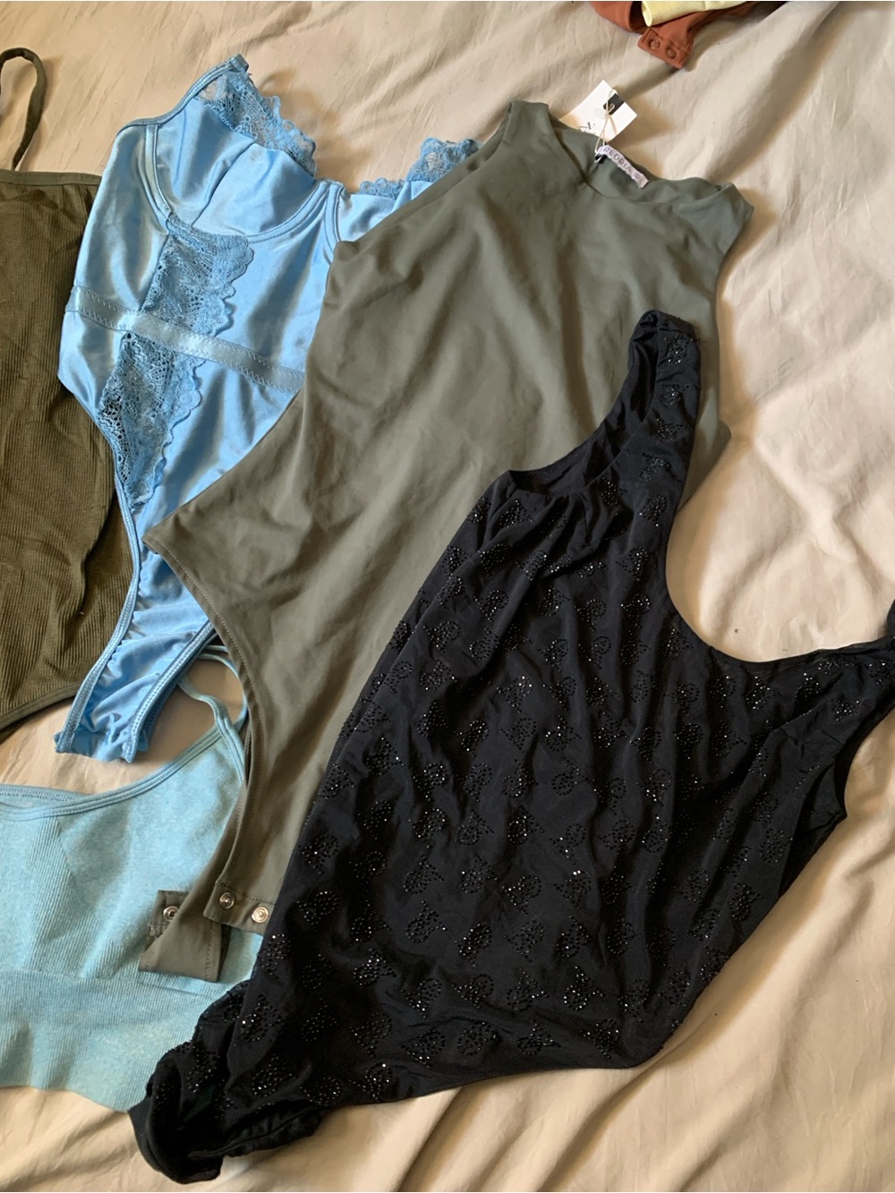 TOPS BUNDLE ‼️ - Picture 3 of 9